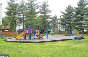 1917 Pawlet Dr, Crofton MD 21114-1687 exterior