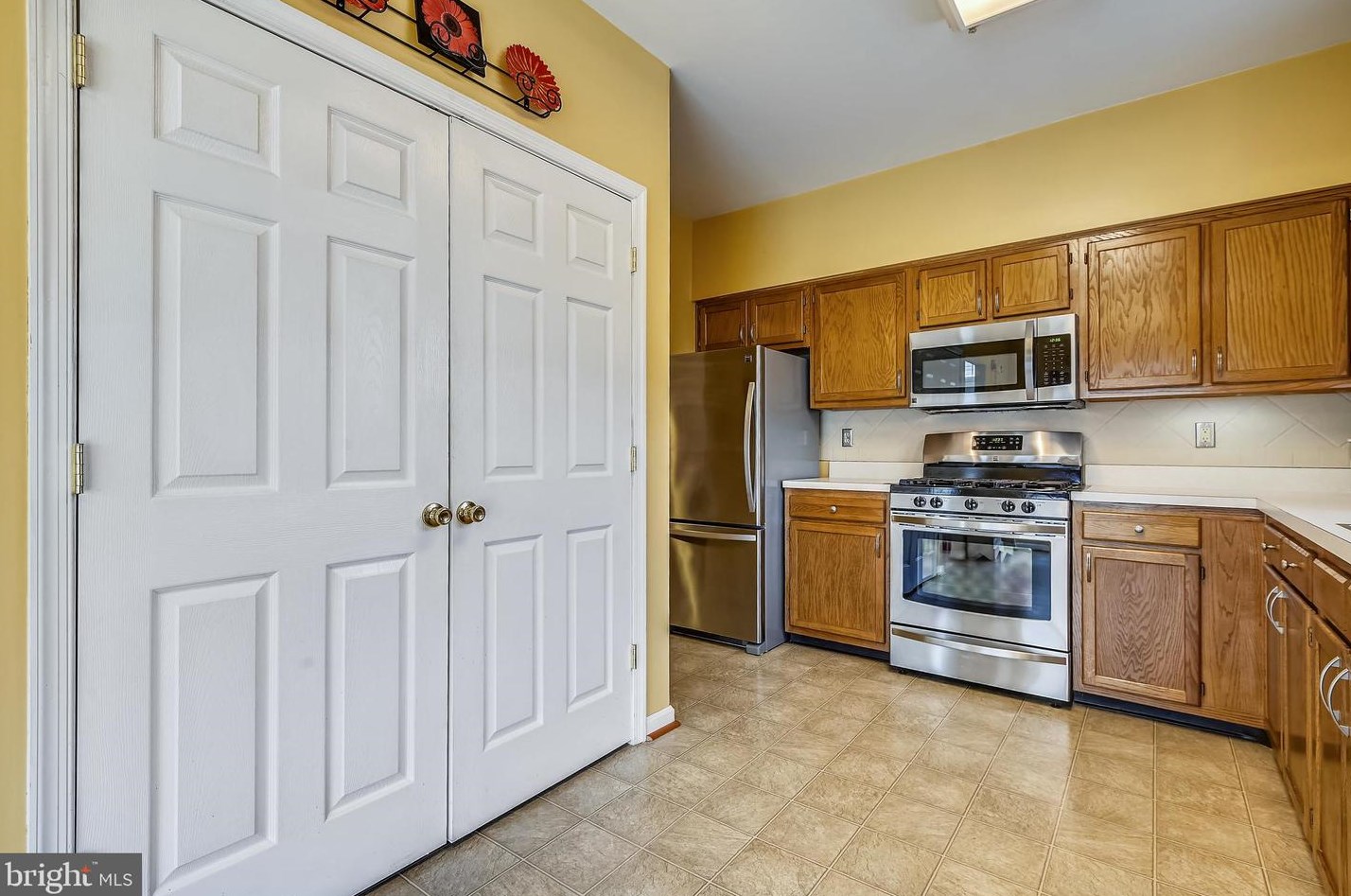 1917 Pawlet Dr, Crofton MD 21114-1687 exterior