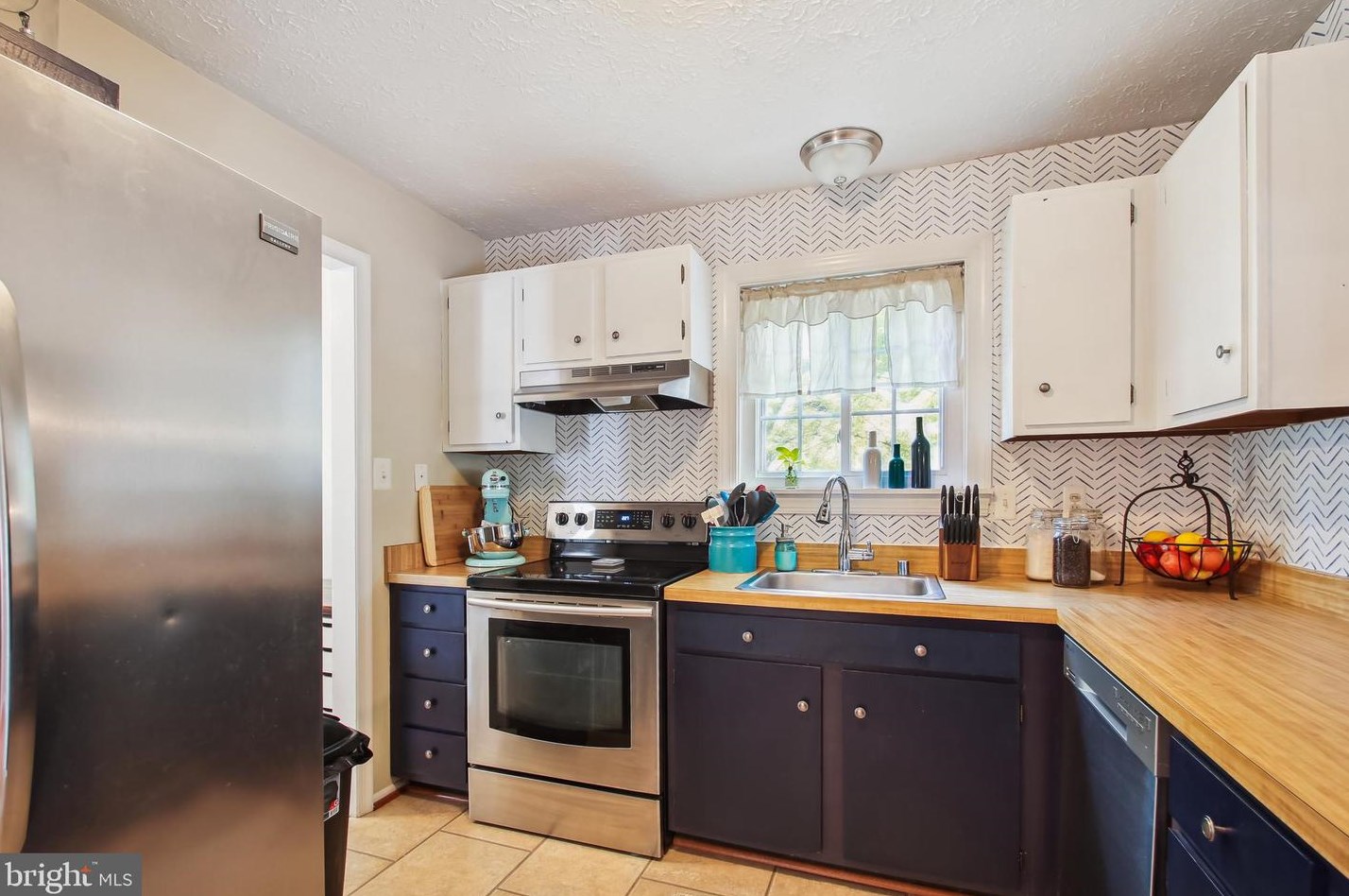 1740 Remington Ct, Crofton MD  21114-1842 exterior