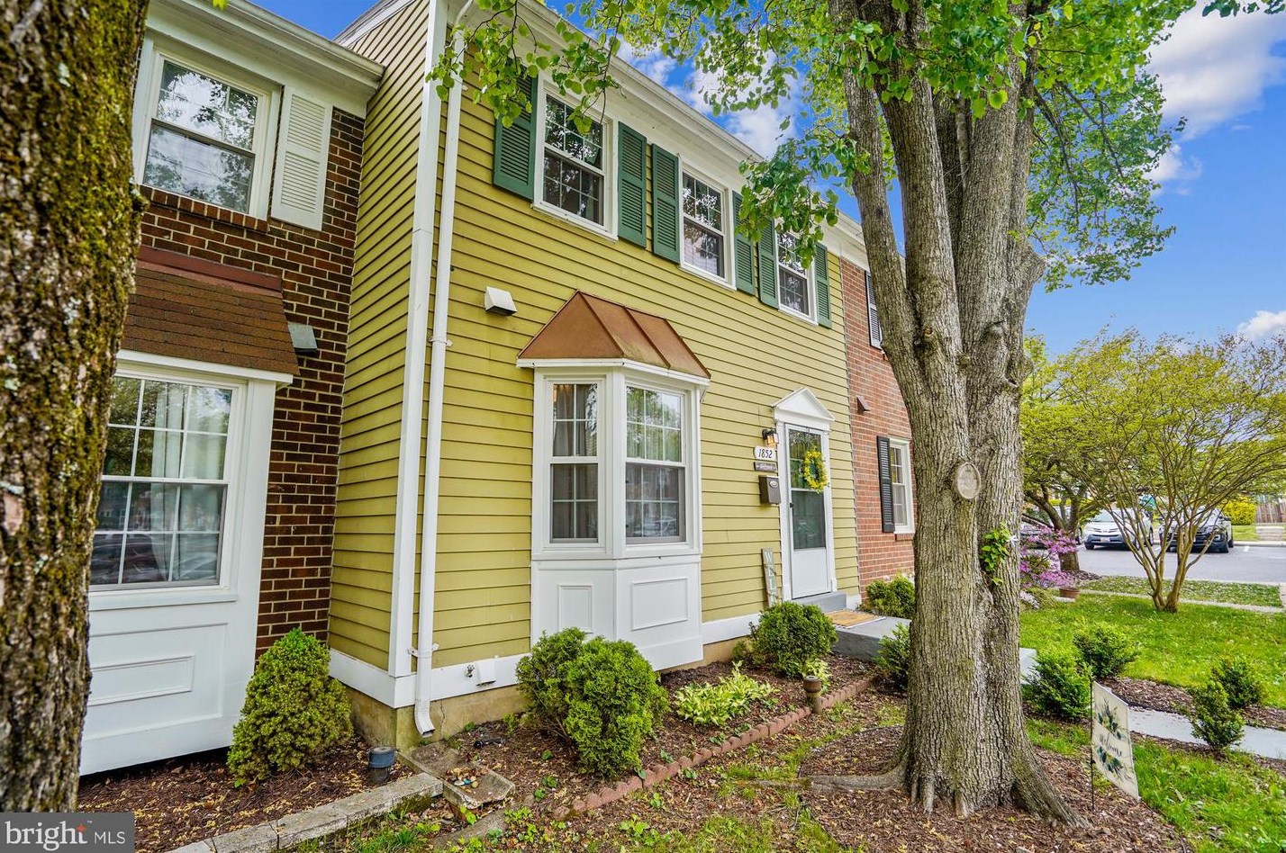 1852 Sharwood Pl, Crofton MD  21114-1950 exterior