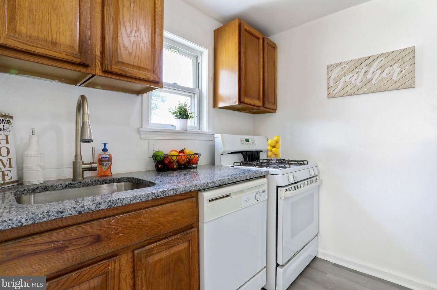 118 Franklin Ave, Baltimore MD  21225-2825 exterior
