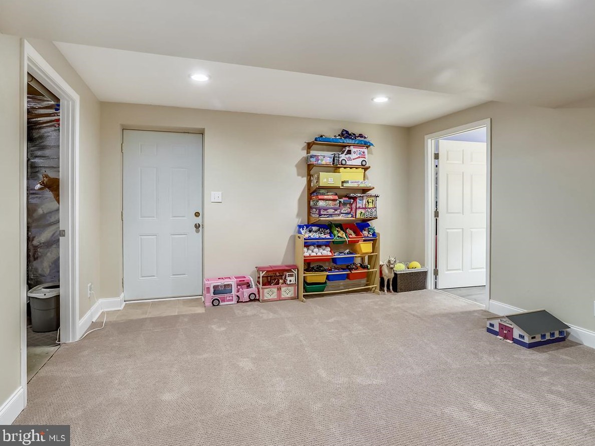 2718 Bains Ct, Crofton MD 21114-3153 exterior