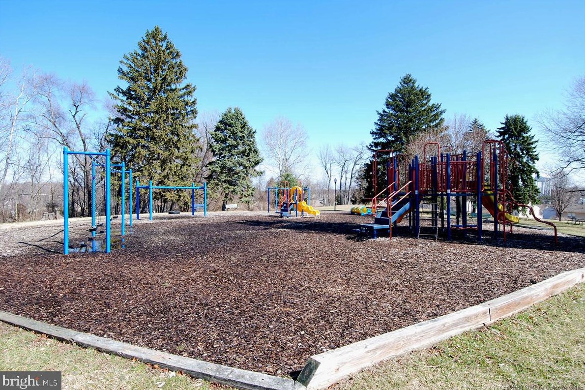 2718 Bains Ct, Crofton MD 21114-3153 exterior