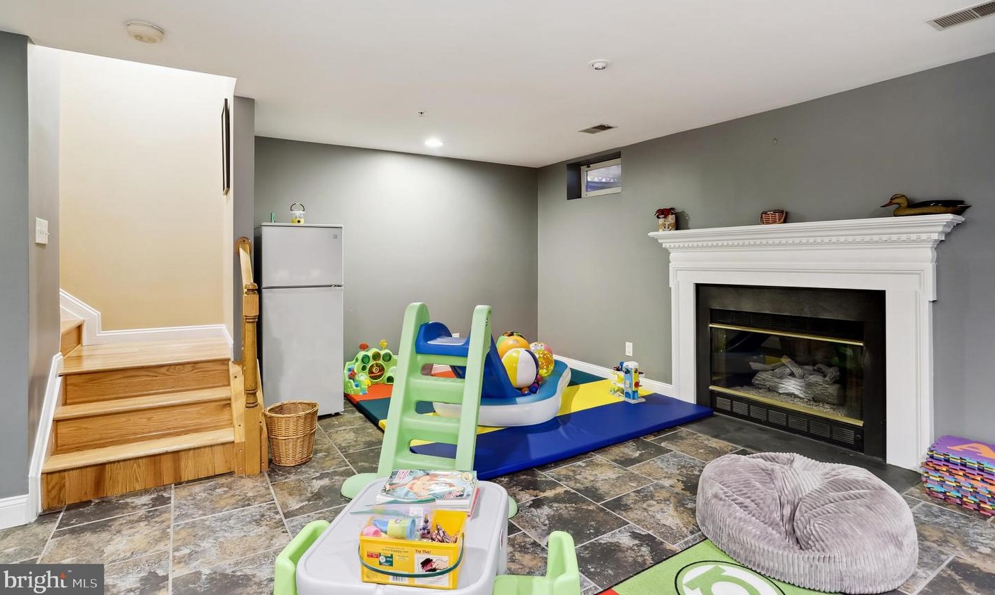 1514 Long Dr Ct, Crofton MD 21114-3206 exterior