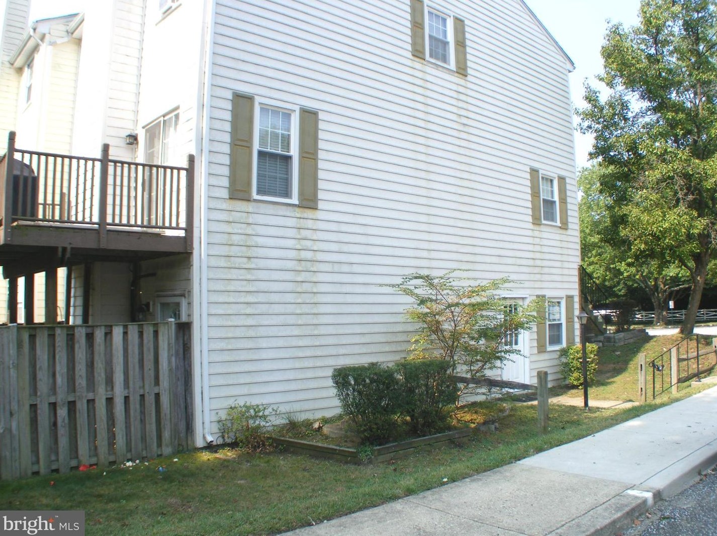 1683 Hart Ct, Crofton MD 21114-1613 exterior