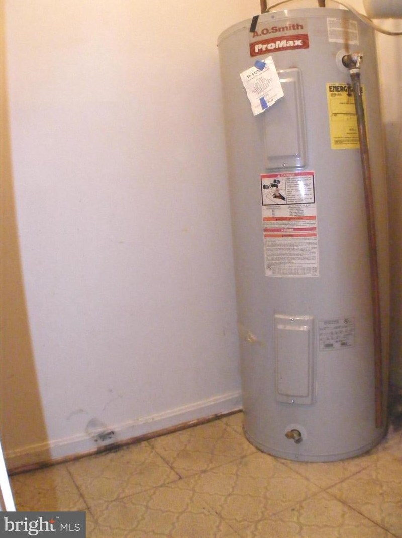 1683 Hart Ct, Crofton MD 21114-1613 exterior