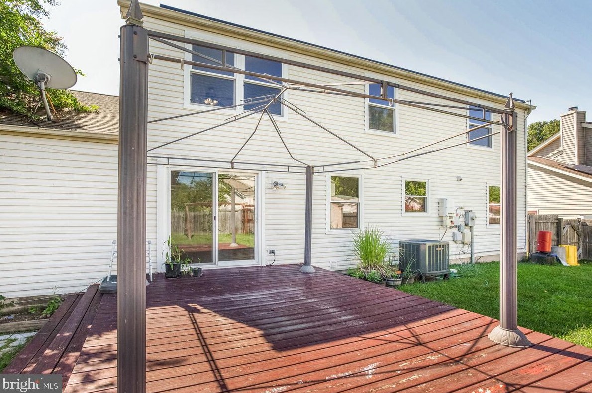 1446 Fairbanks Dr, Baltimore MD  21076-1622 exterior