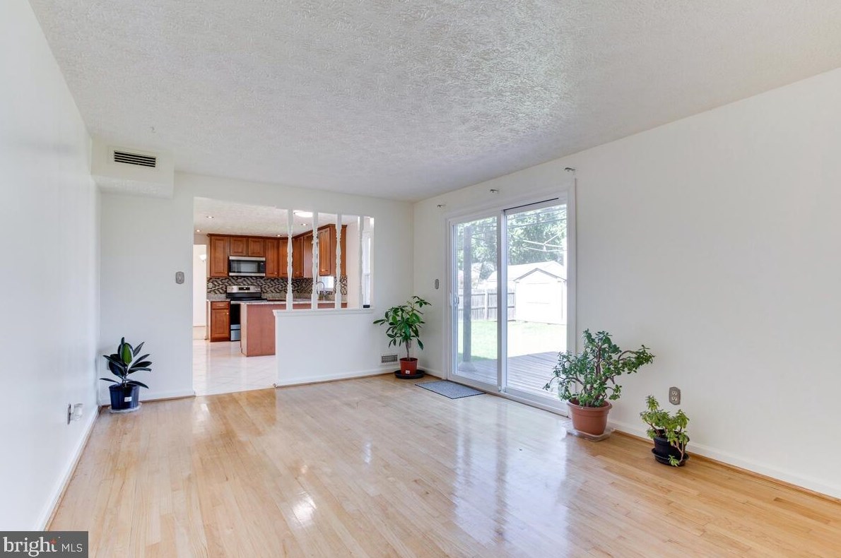 1446 Fairbanks Dr, Baltimore MD  21076-1622 exterior