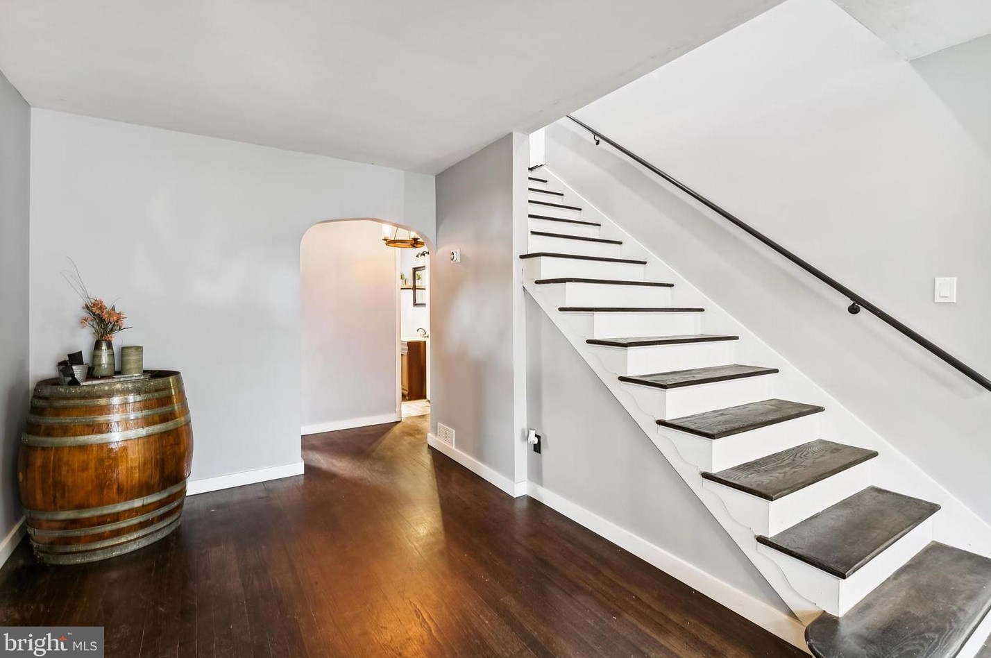 912 Hammonds Ln, Baltimore MD  21225-3337 exterior
