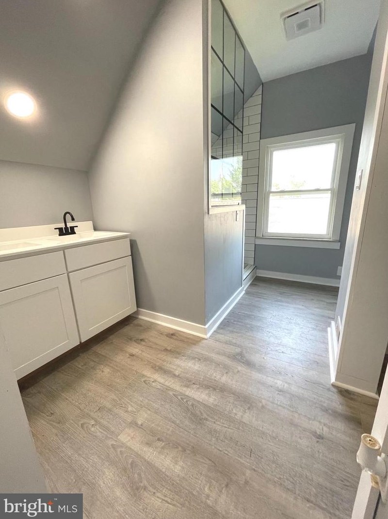 912 Hammonds Ln, Baltimore MD  21225-3337 exterior
