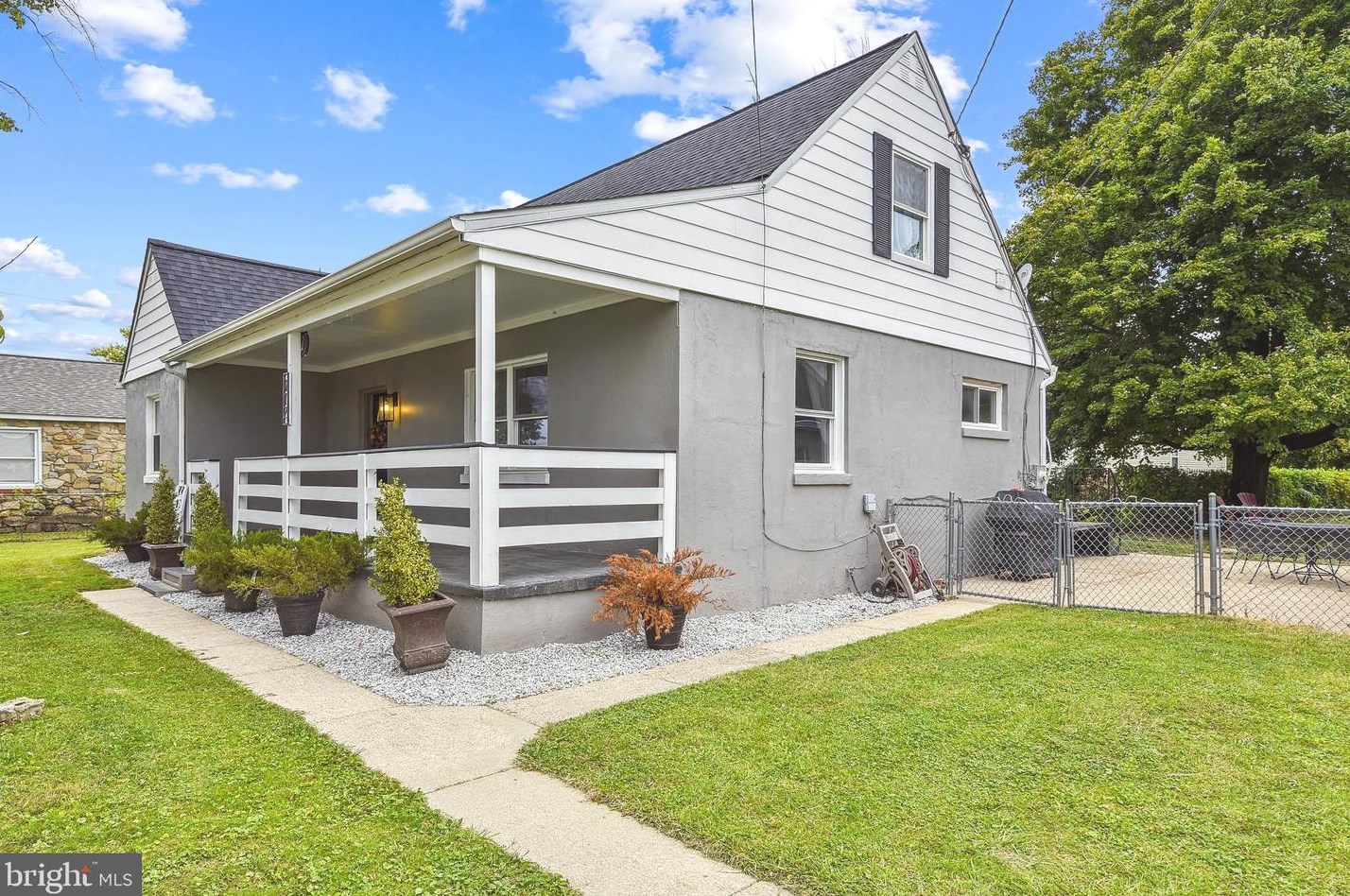 912 Hammonds Ln, Baltimore MD  21225-3337 exterior