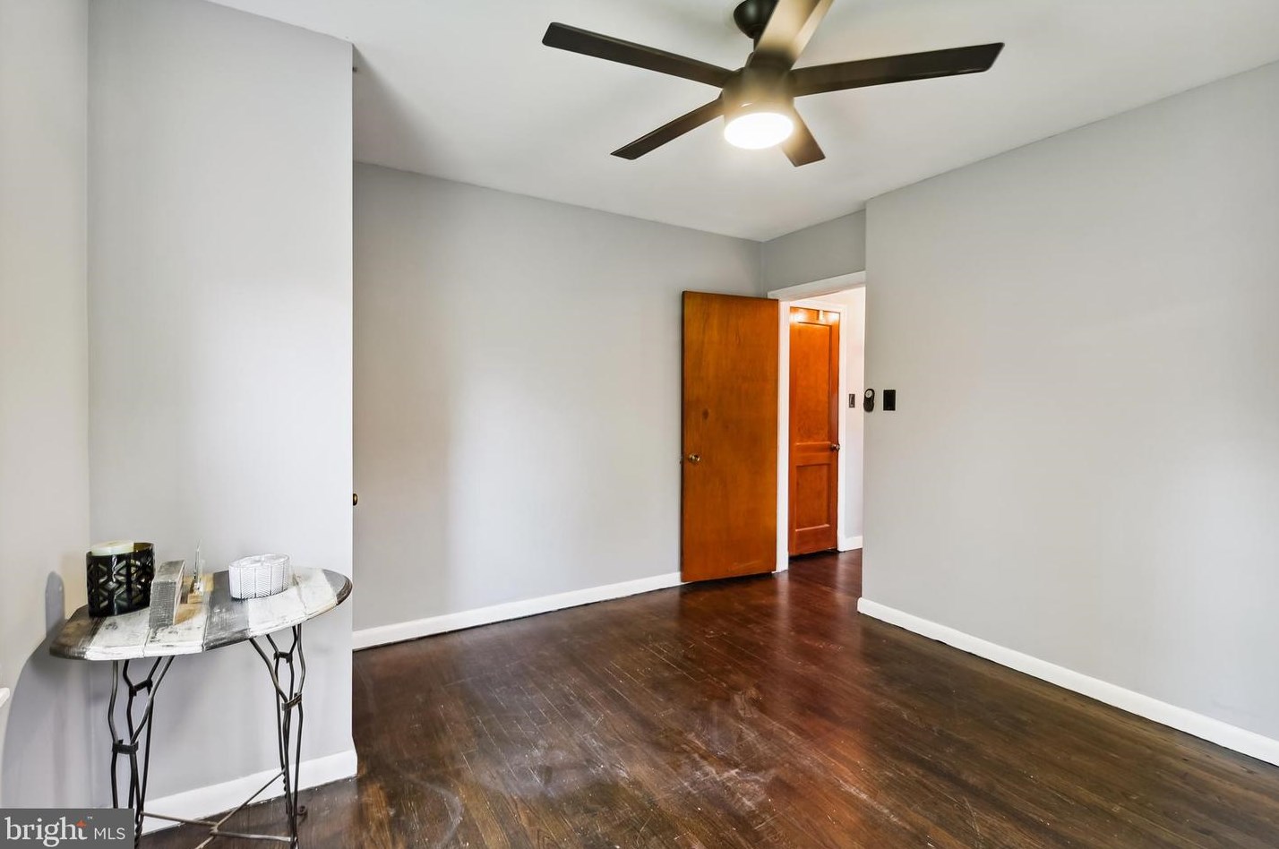 912 Hammonds Ln, Baltimore MD  21225-3337 exterior