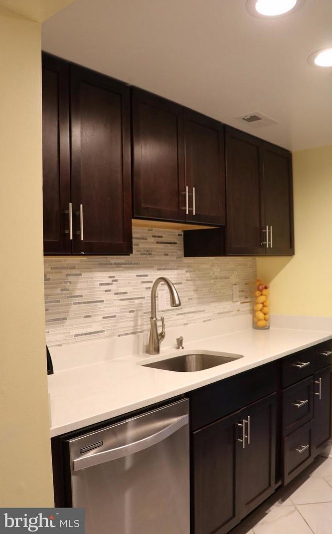 1820 Oriole Ct, Severn MD 21144-3123 exterior