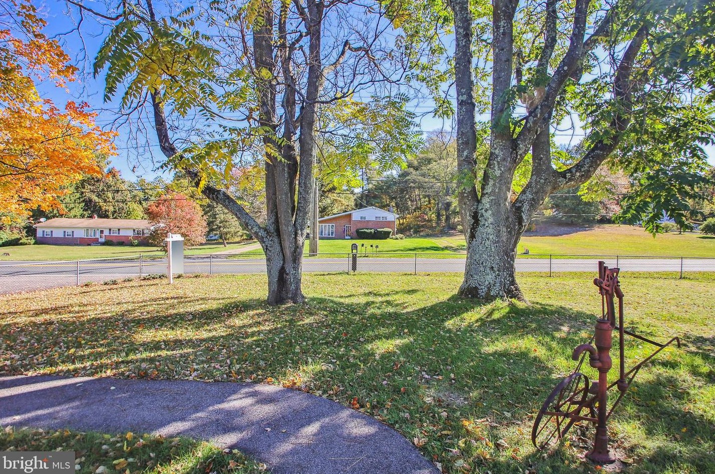 7836 Clark Sta Rd, Severn MD 21144-1912 exterior