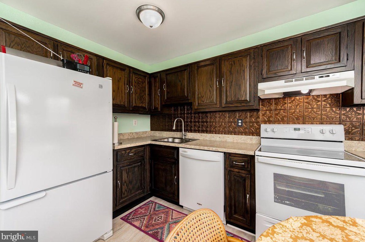 1448 Orleans Ct, Crofton MD 21114-1125 exterior