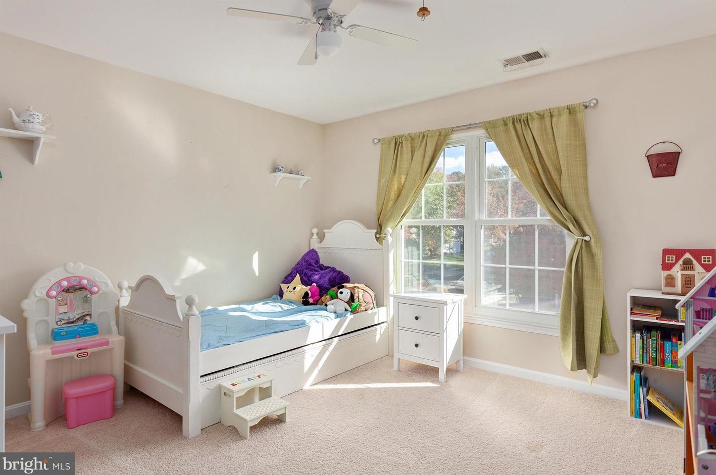 319 Fairfield Dr, Severn MD 21144-3459 exterior