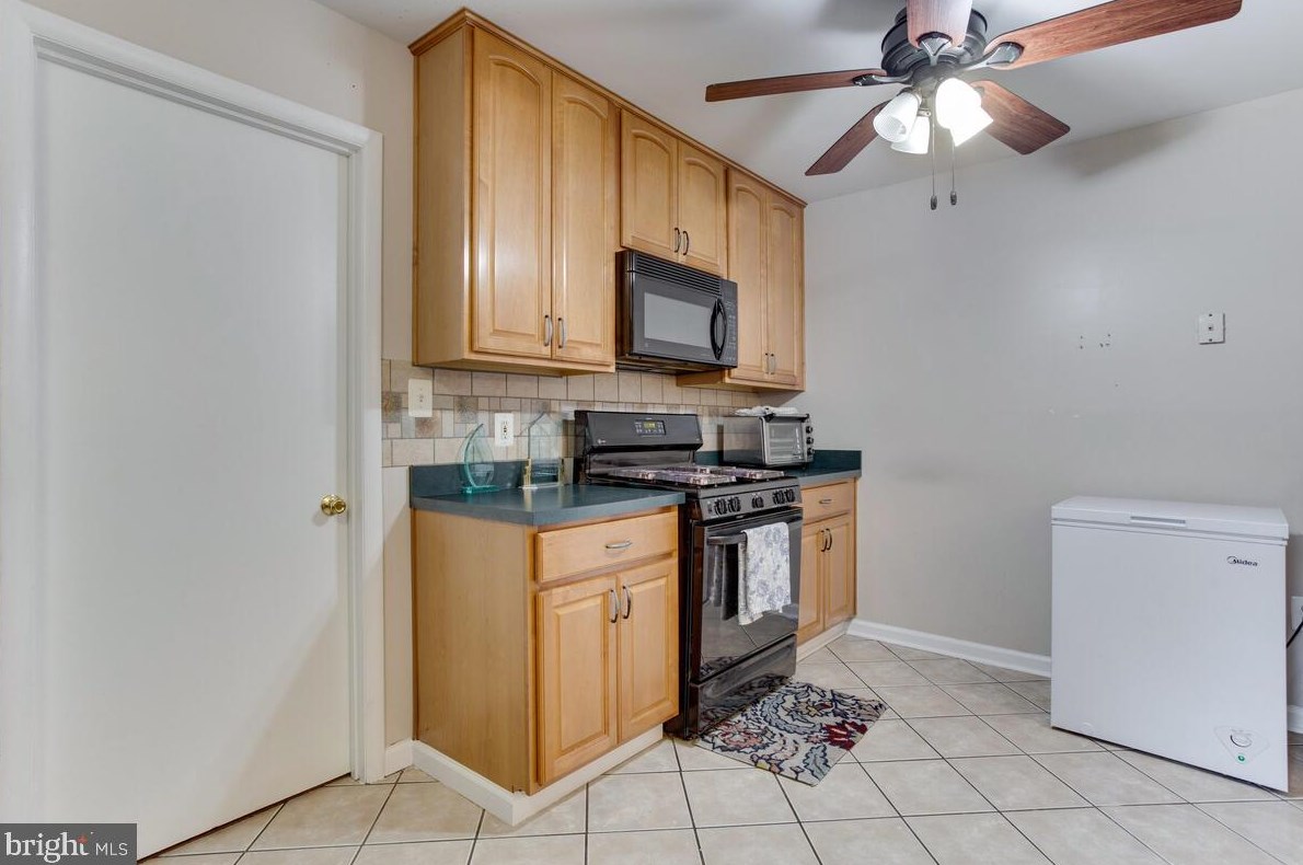 1703 Bellefield Ct, Crofton MD  21114-1904 exterior