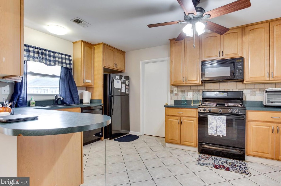 1703 Bellefield Ct, Crofton MD  21114-1904 exterior