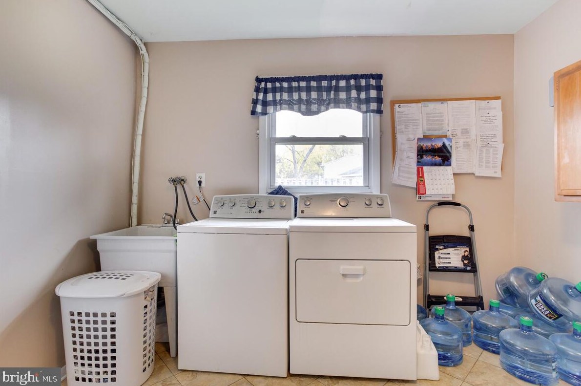 1703 Bellefield Ct, Crofton MD  21114-1904 exterior