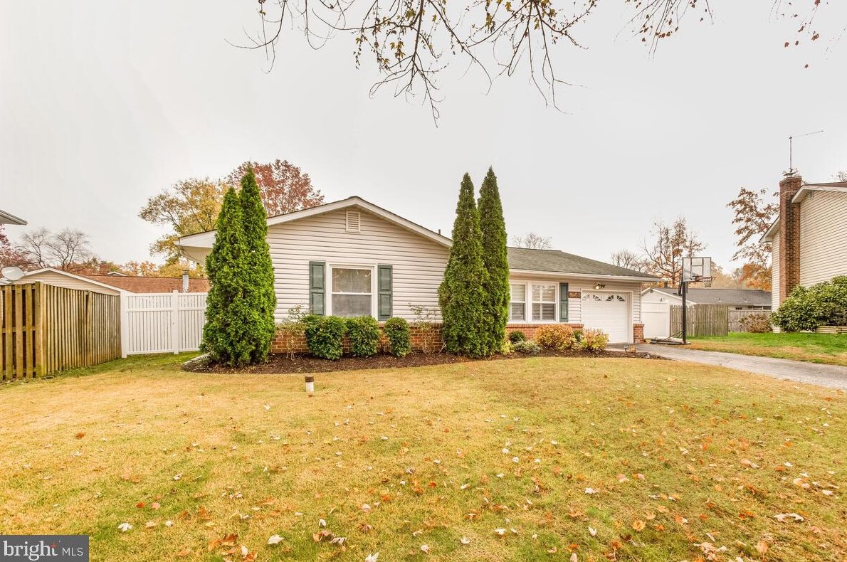 1703 Bellefield Ct, Crofton MD  21114-1904 exterior