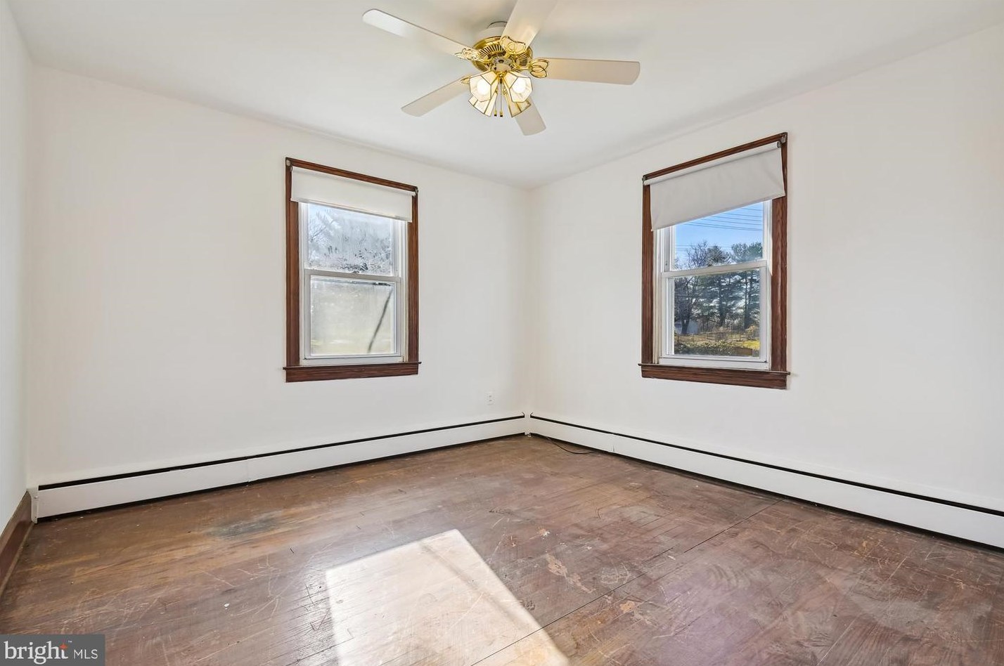 518 Hammonds Ln, Baltimore MD  21225-3644 exterior