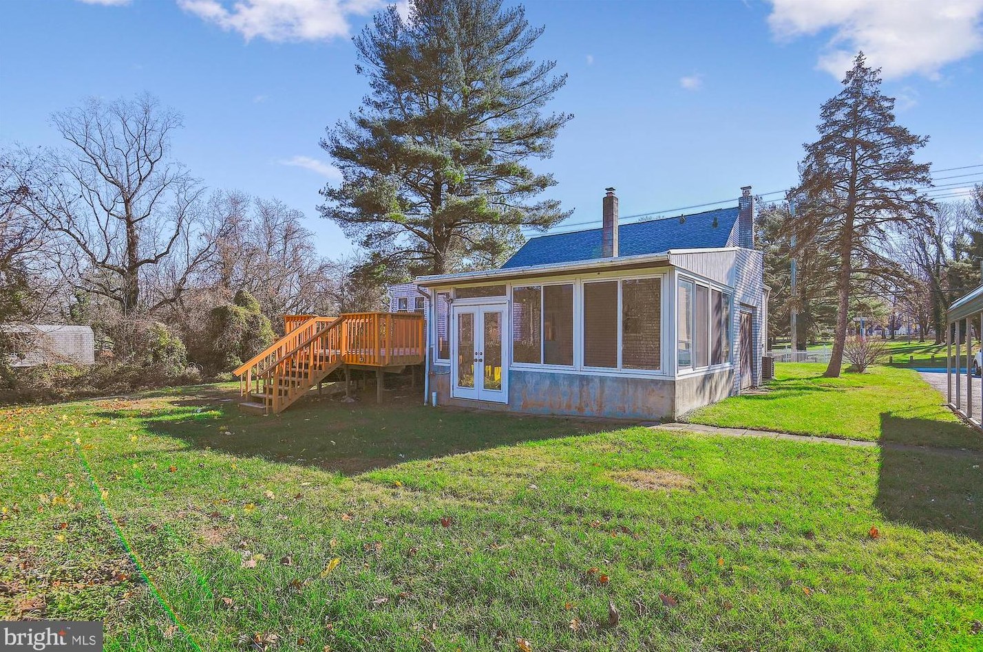 518 Hammonds Ln, Baltimore MD  21225-3644 exterior