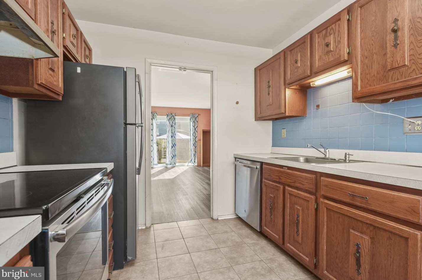 1585 Frst Hl Ct, Crofton MD 21114-1813 exterior