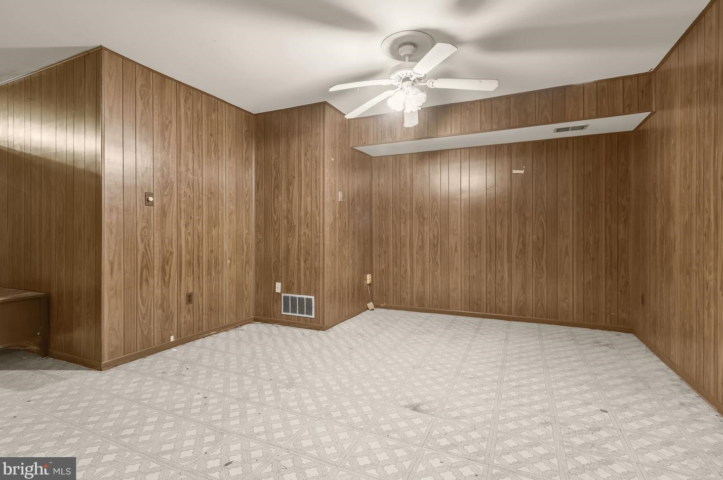 1585 Frst Hl Ct, Crofton MD 21114-1813 exterior