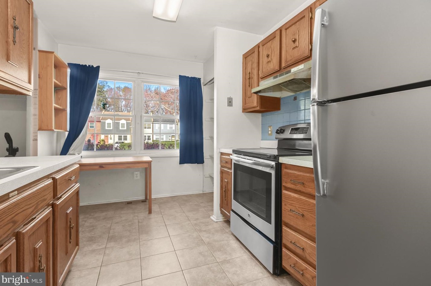 1585 Frst Hl Ct, Crofton MD 21114-1813 exterior