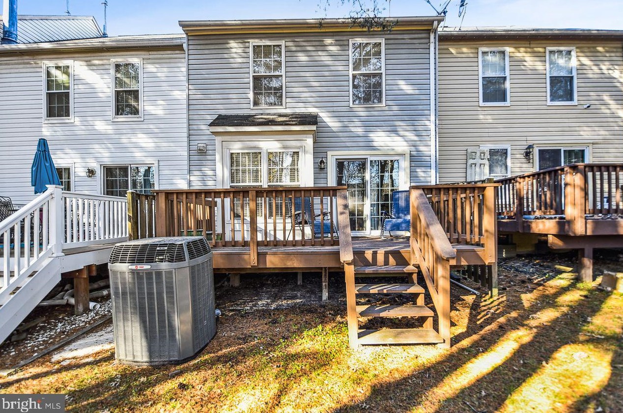 7915 Thrush Mdw Pl, Severn MD 21144-1074 exterior