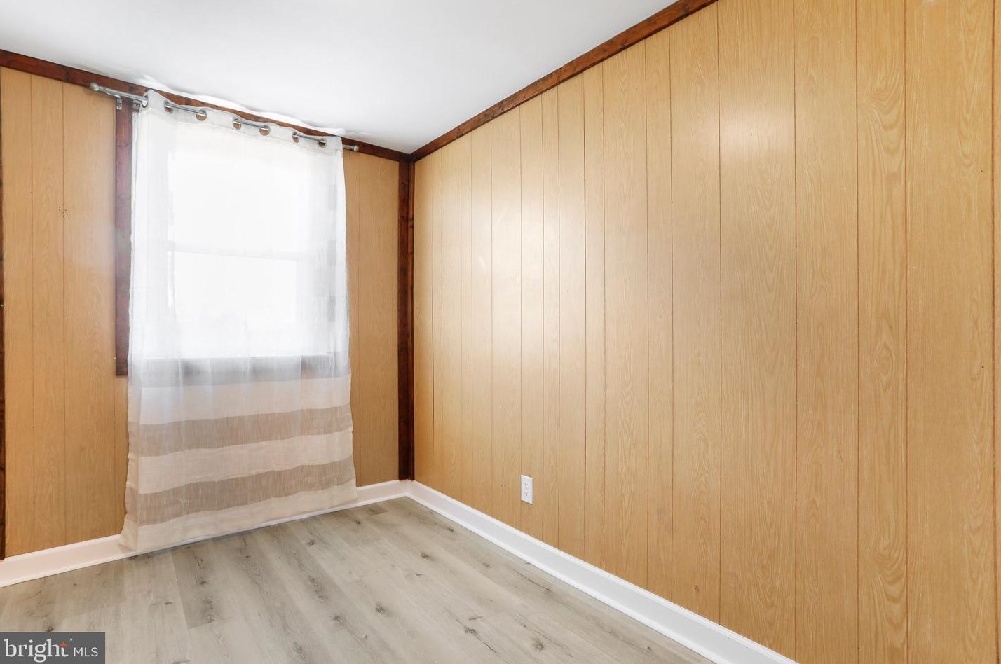 425 5th Ave, Baltimore MD  21227-3247 exterior