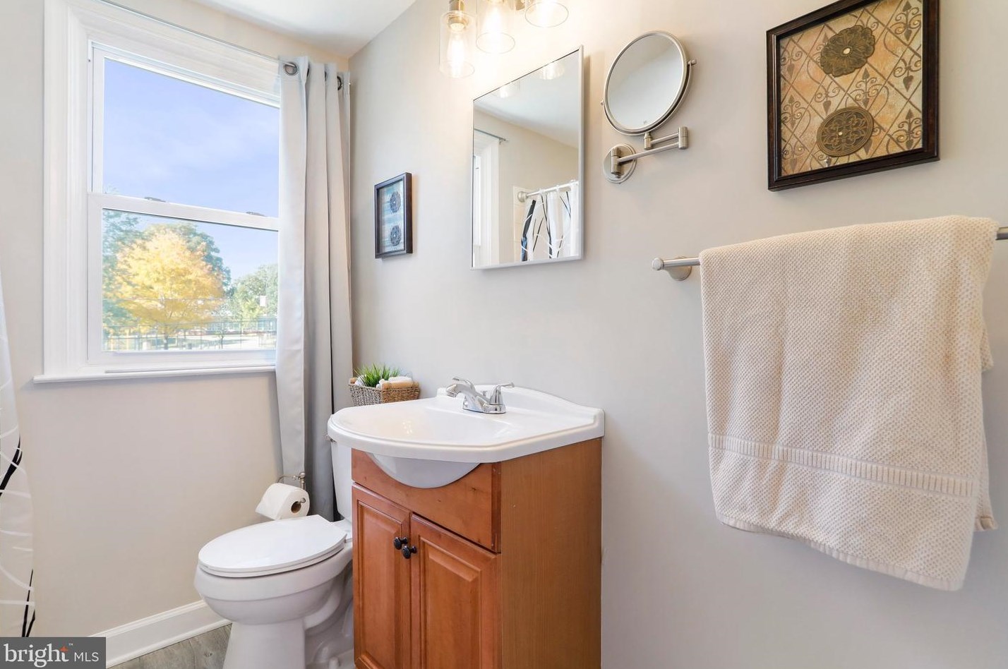 425 5th Ave, Baltimore MD  21227-3247 exterior