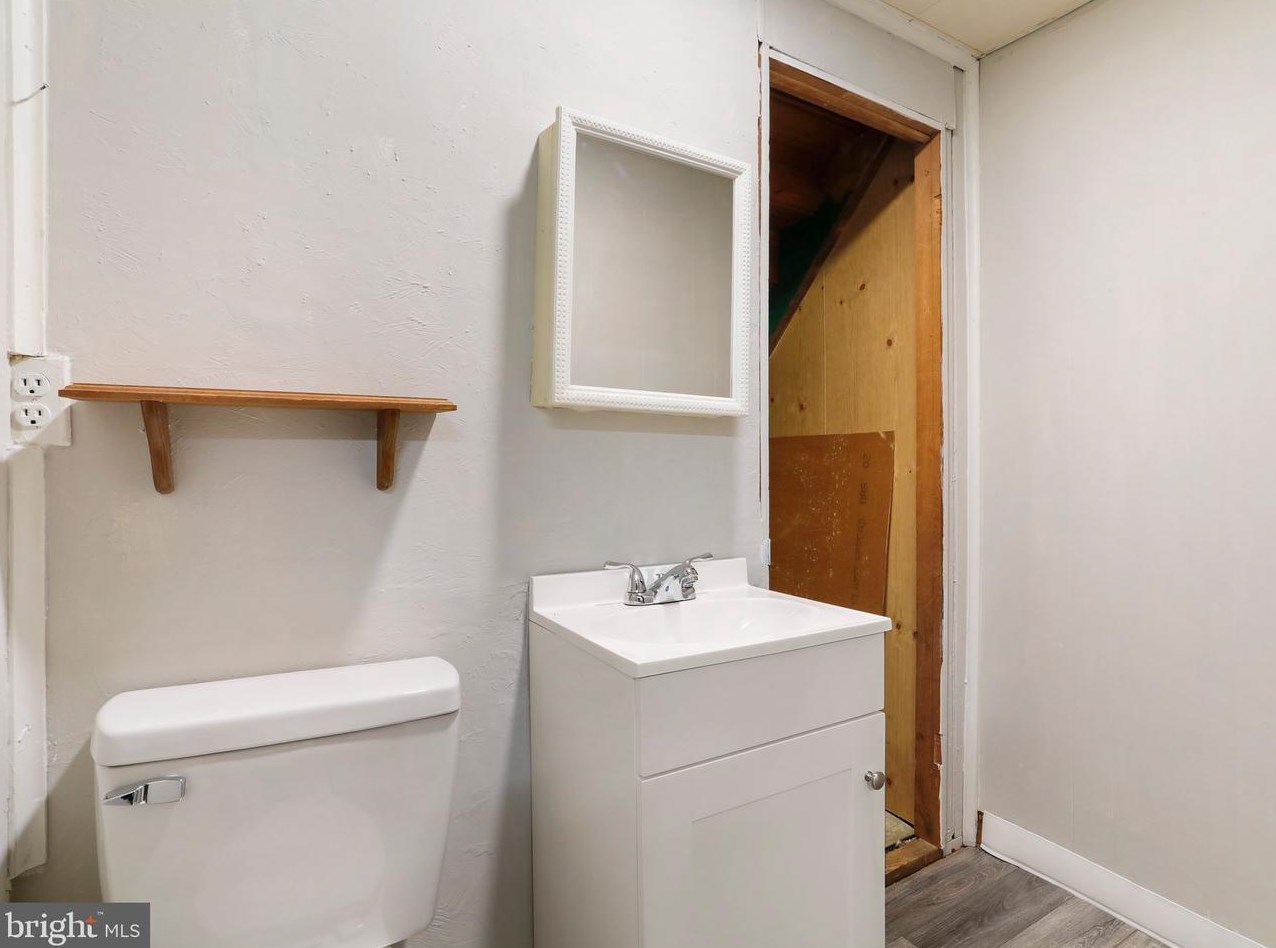 425 5th Ave, Baltimore MD  21227-3247 exterior