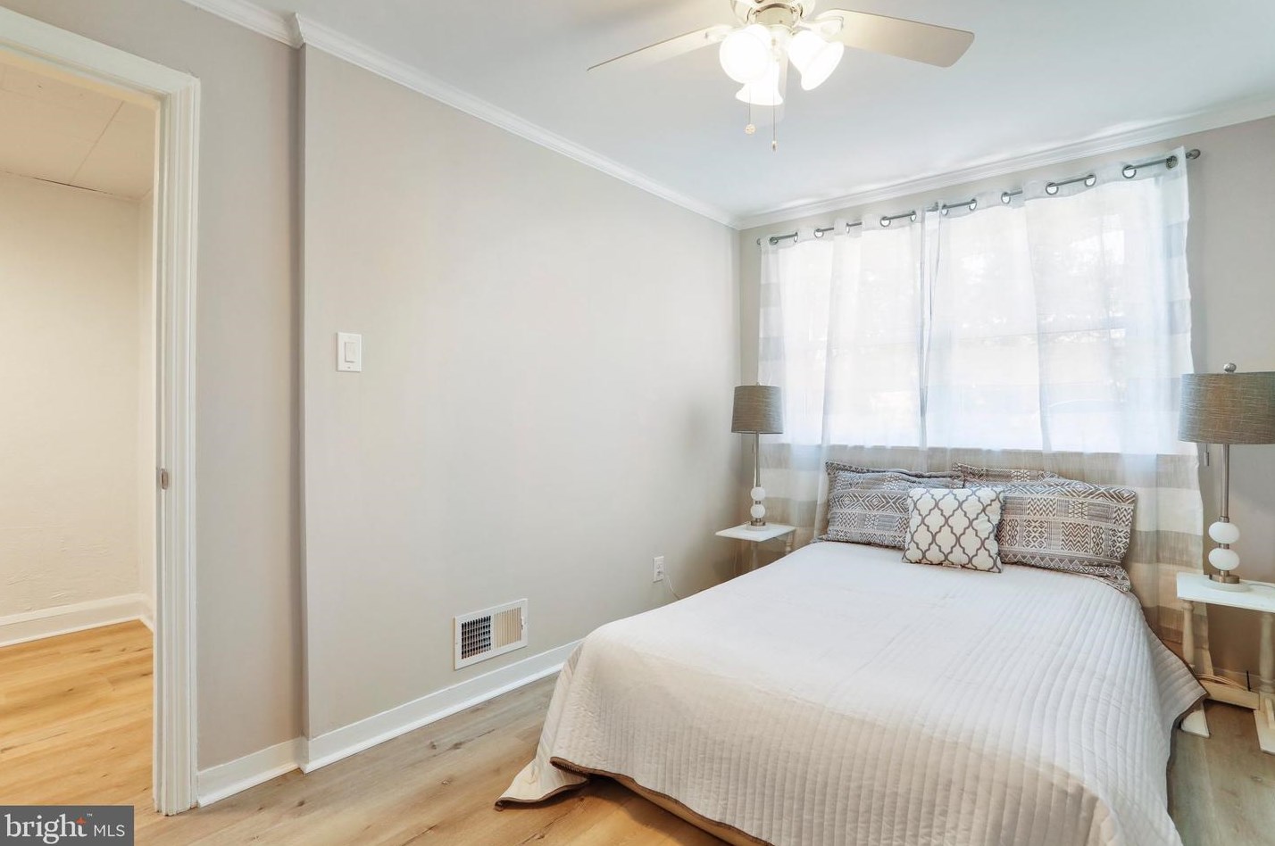 425 5th Ave, Baltimore MD  21227-3247 exterior