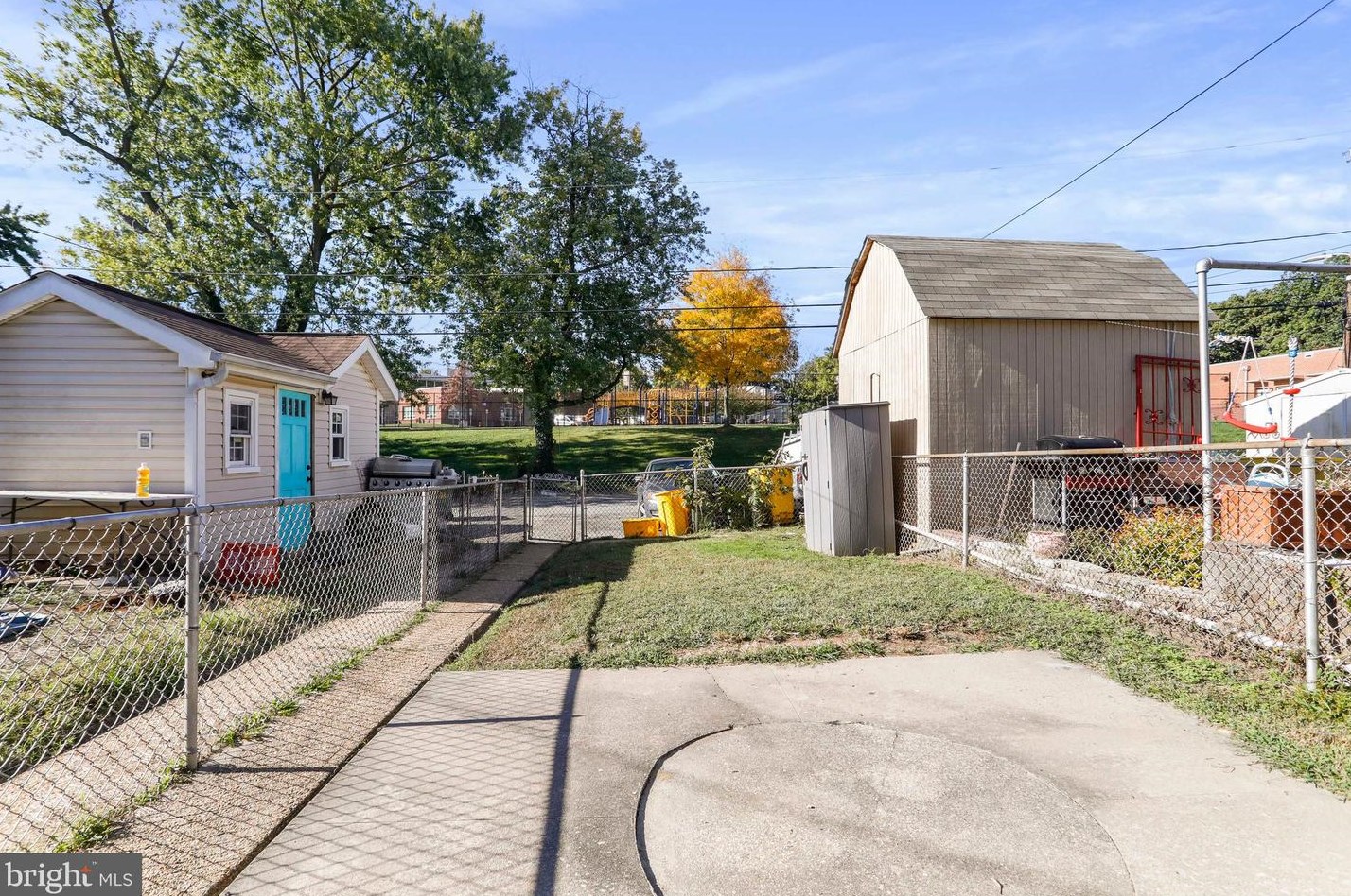 425 5th Ave, Baltimore MD  21227-3247 exterior