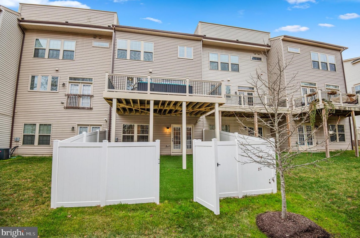 2722 Prospect Hill Dr, Baltimore MD  21076-1084 exterior