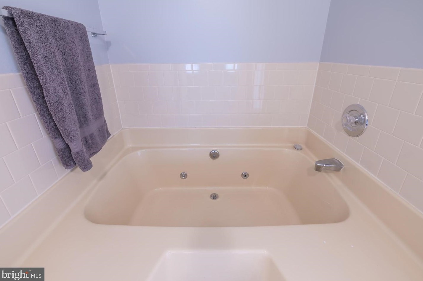 303 Greenridge Dr, Dunkirk MD  20754-2109 exterior