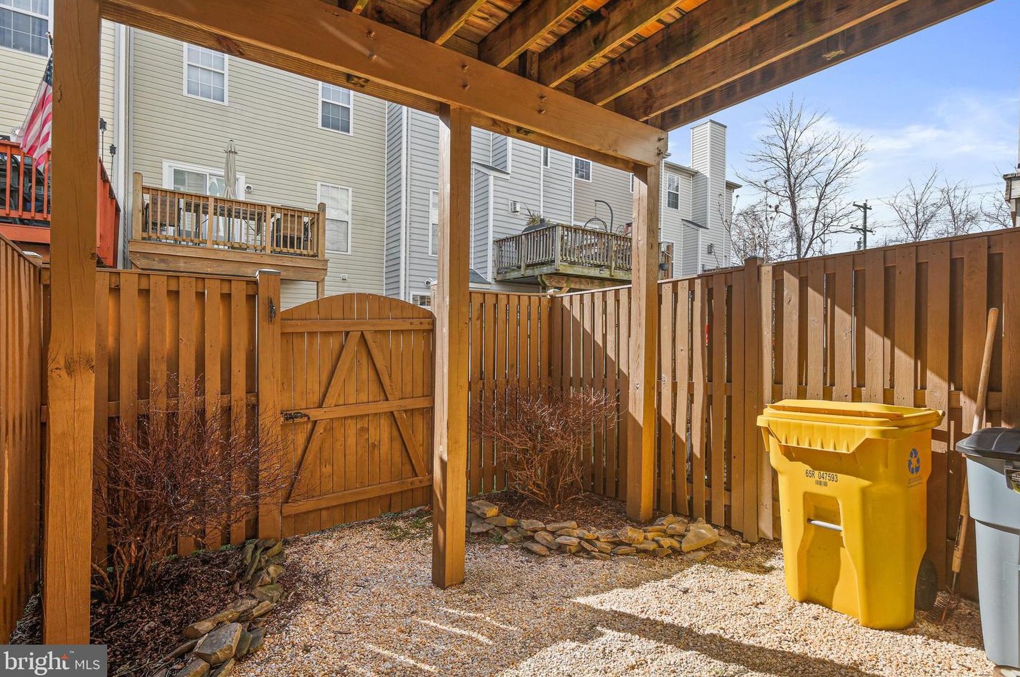 2431 Lizbec Ct, Crofton MD  21114-3247 exterior