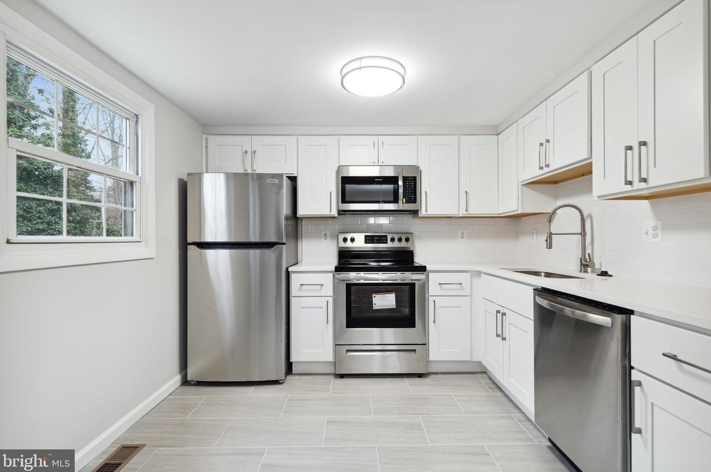 1723 Fillmore Ct, Crofton MD  21114-2309 exterior