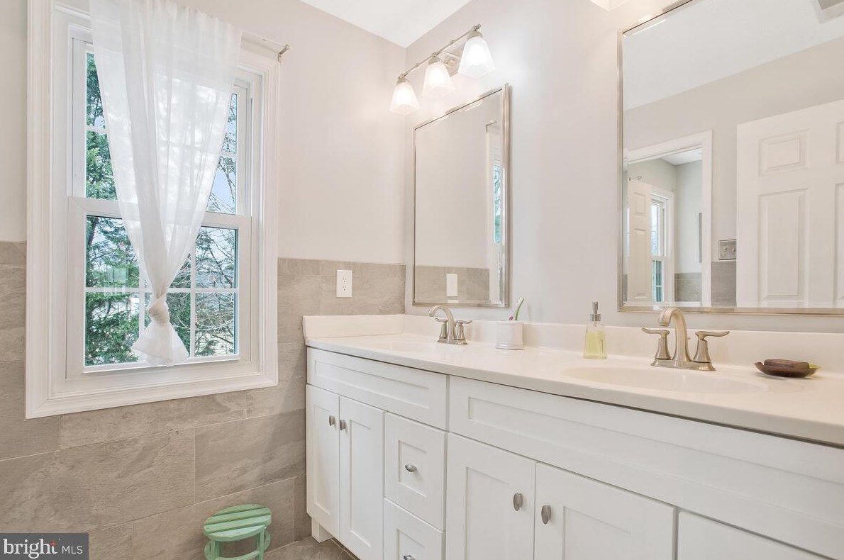 2806 Chapman Ct, Crofton MD  21114-3151 exterior