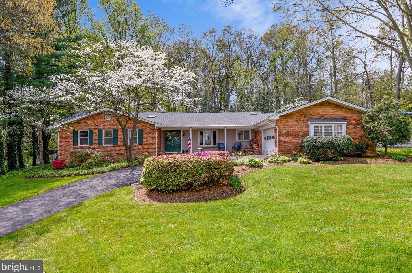 689 Carlisle Dr, Arnold, MD 21012