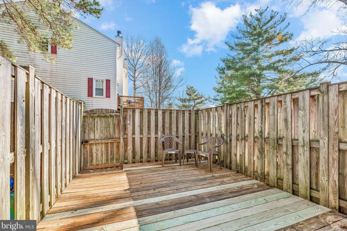 1604 Bancroft Ln, Crofton MD 21114-1607 exterior