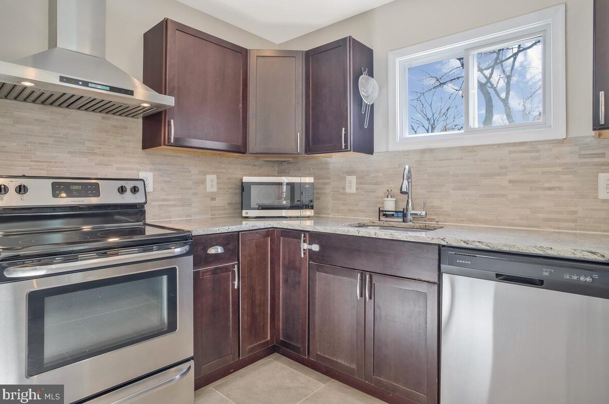 1057 Minnetonka Rd, Severn MD  21144-1136 exterior