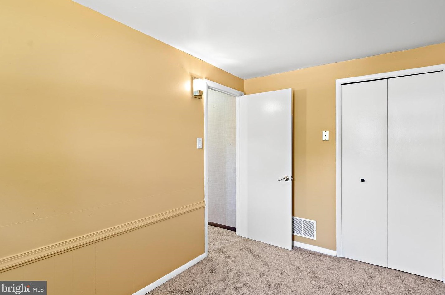 7911 Innkeeper Dr, Severn MD  21144-1459 exterior