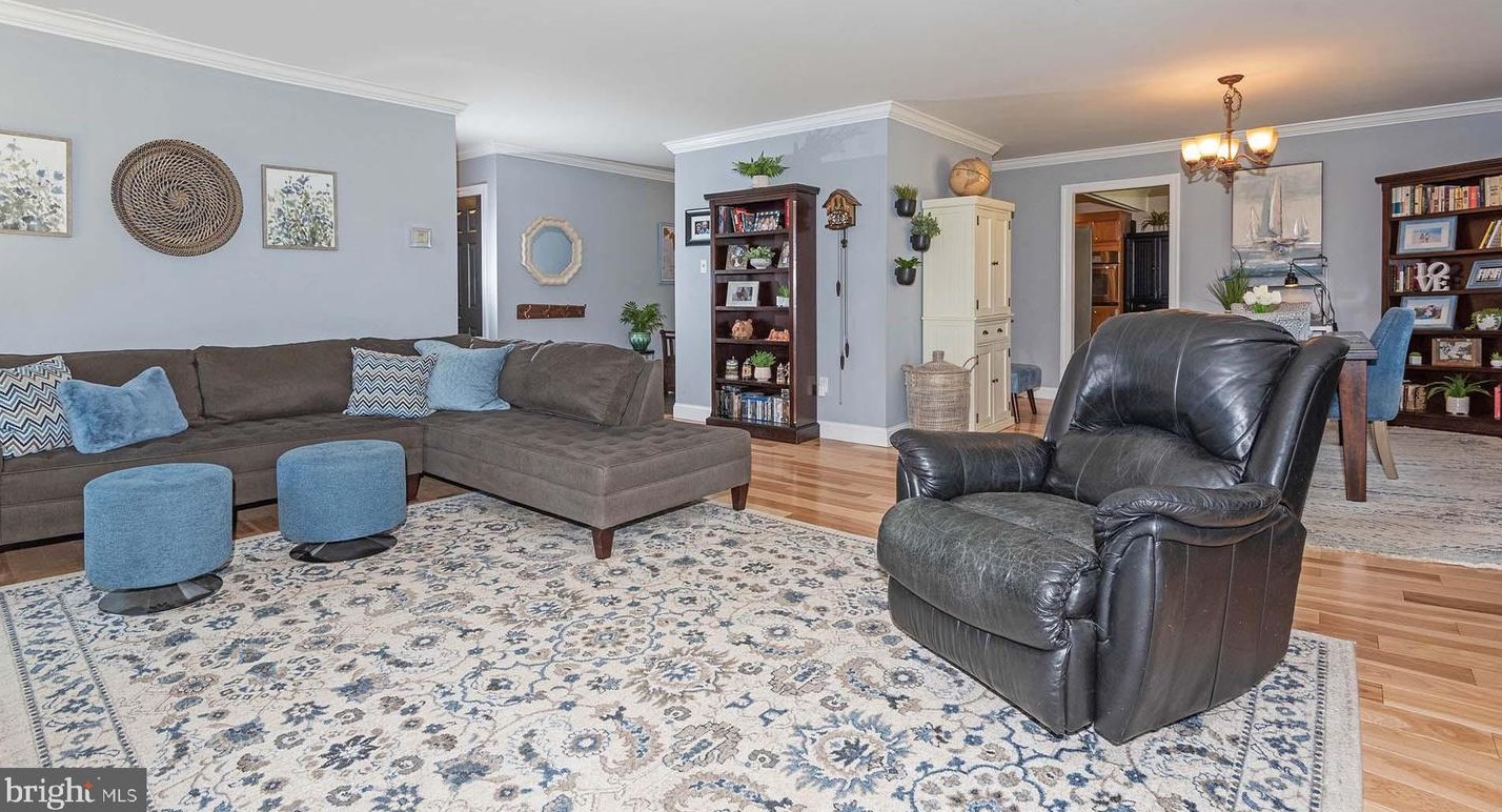 1727 Swinburne Ave, Crofton MD  21114-2024 exterior