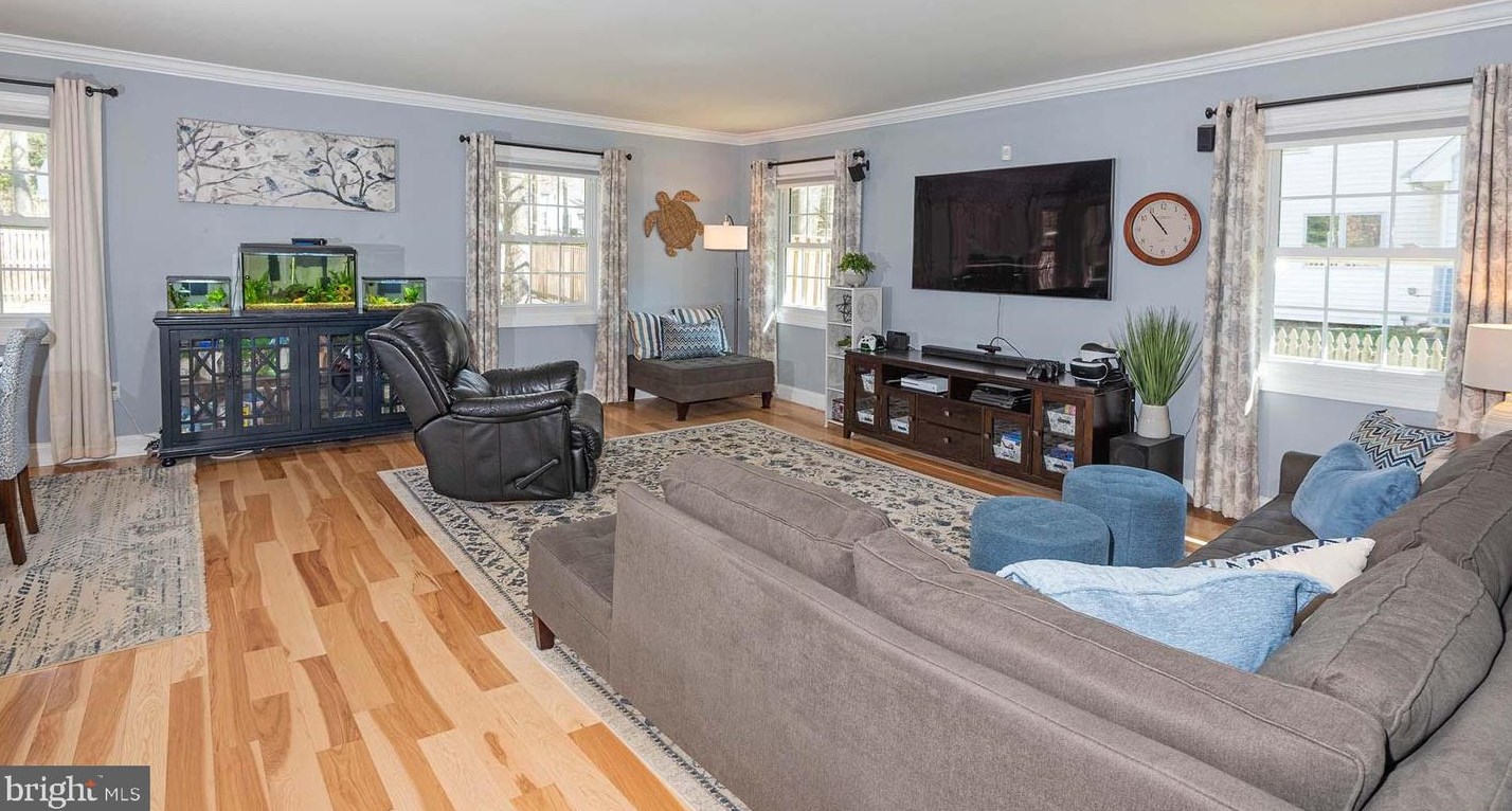 1727 Swinburne Ave, Crofton MD  21114-2024 exterior