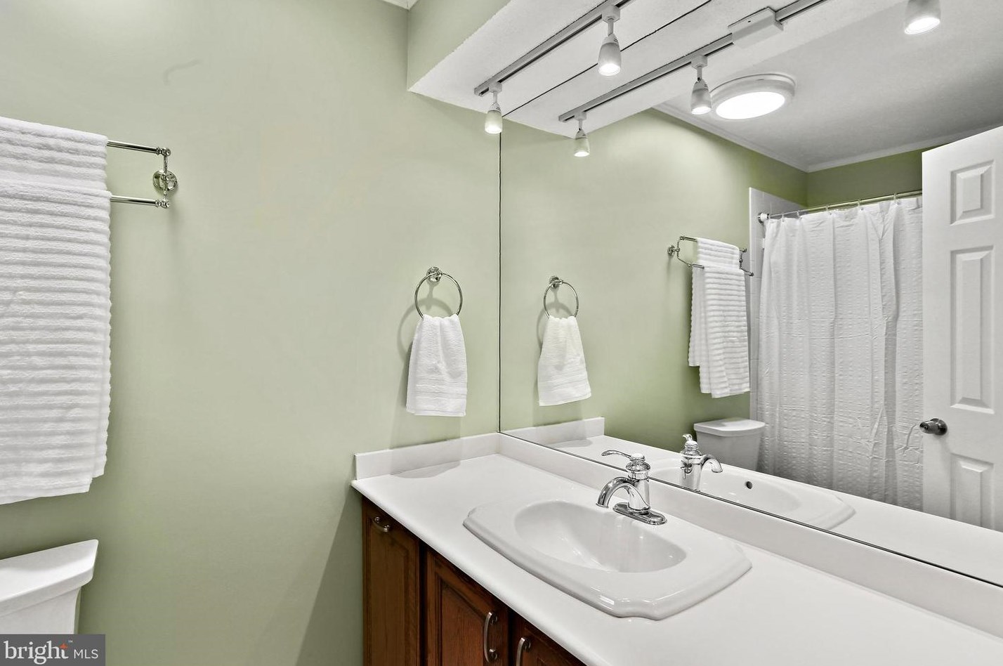 1736 Denton Ct, Crofton MD  21114-1914 exterior