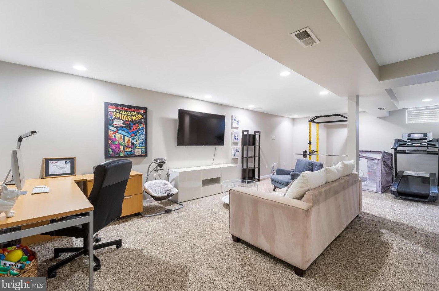 5614 Matthews Ct, Baltimore MD  21225-3563 exterior