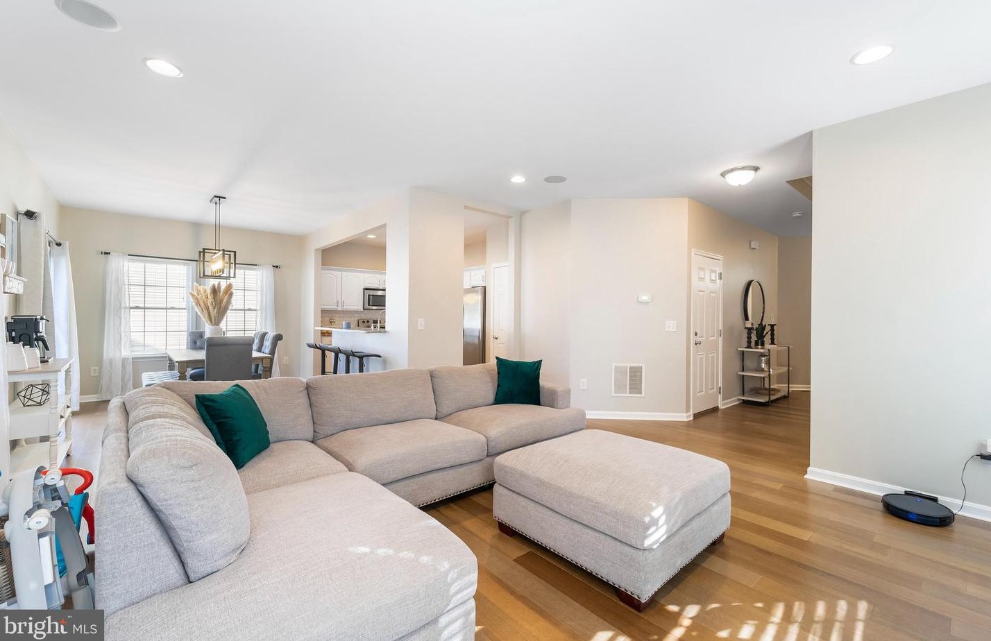 5614 Matthews Ct, Baltimore MD  21225-3563 exterior