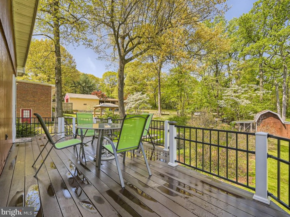 1825 Cedar Dr, Severn MD  21144-1005 exterior